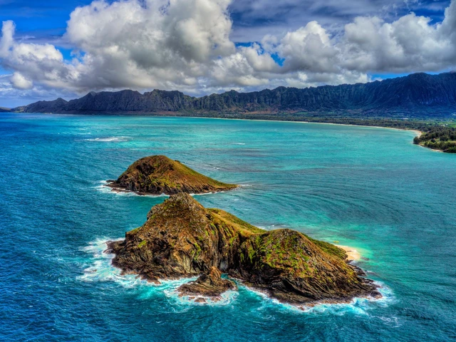 Qual è l'isola più popolare delle Hawaii per il turismo e perché?