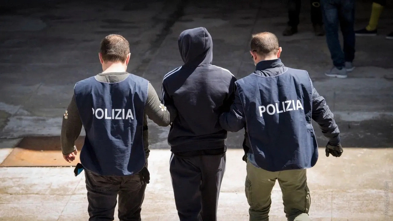 Aggressione brutale a Sondrio: arrestato giovane maliano, vittima gravemente ferita
